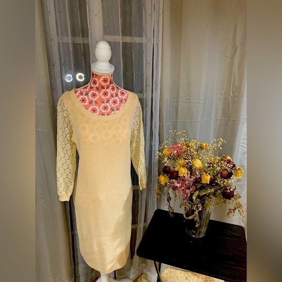 𝅺ann Taylor Sweater Dress - Picture 1 of 4